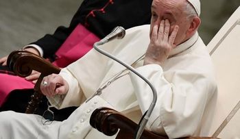 El papa avergonzado y triste por incapacidad de la Iglesia para sancionar abusos del clero francés