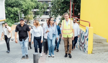 Ito Bisonó supervisa trabajos en la calle del Sol en Santiago