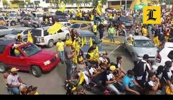 Peloteros de las Aguilas y fanáticos celebran en grande Corona número 21