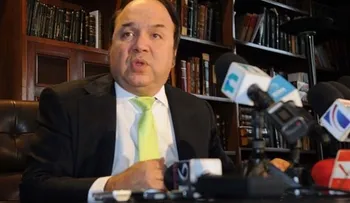 Vinicio califica de â??vil adefesioâ? acusación en su contra del periodista Fausto Rosario