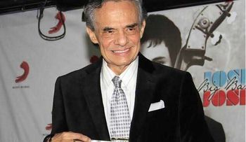 José José está hospilalizado, pero desmienten sea por un tumor