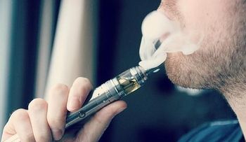 Te lo dicen para que no te jodas: Uso de cigarrillos electrónicos provoca enfermedades 