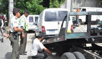 Retiran chatarras perturbaban pasos de peatones en sectores La Agustina y Cristo Rey, en la capital