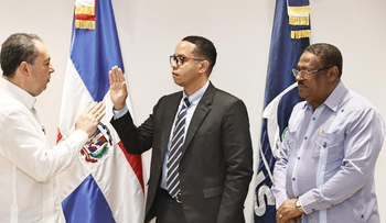 SNS juramenta nuevo director del Hospital Municipal de Boca Chica