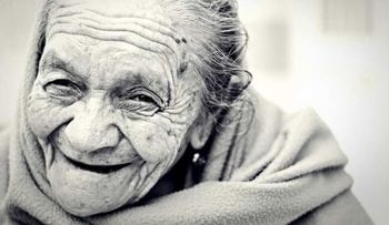 Una abuela recupera la vista tras sufrir una caída, después de 20 años de ceguera total