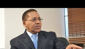 El doctor Ismael Reyes emplaza a Benjamin, a someter a Ramfis, si tienes pruebas; lo acusa de difamador 