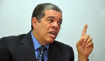 Danilo Medina aboga por mejores condiciones para los docentes