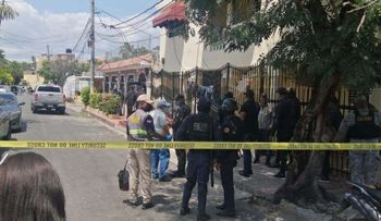 Fiscalía pide medidas de coerción contra hombre acusado de matar a su pareja y herir a su hijastro, en Alma Rosa