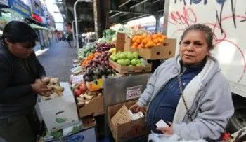 Desalojan y arrestan vendedores ambulantes en NY 