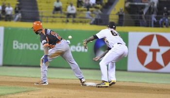 Juan Carlos Pérez decide triunfo de película de las Águilas sobre los Toros; quedan solas en el quinto
