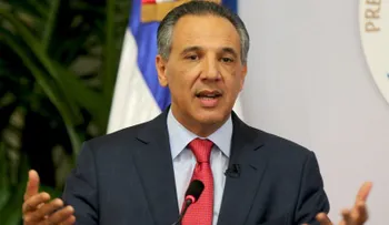 Peralta dice no habrá más impuestos hasta cobrar actuales 