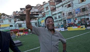 Hospital dice mejora el estado de Pelé
