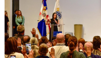 Interior y Policía juramenta 166 nuevos ciudadanos dominicanos