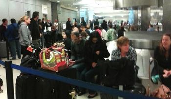 El aeropuerto de Los Ángeles empieza a recobrar la normalidad tras el tiroteo