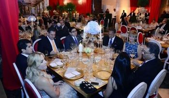 Banreservas ofrece cena de Navidad a clientes corporativos