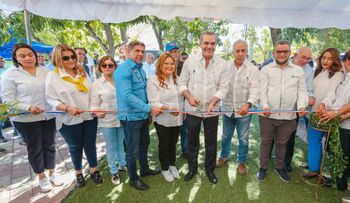Presidente Abinader destaca aumento de la producción de tomate en un 14 % en su gestión