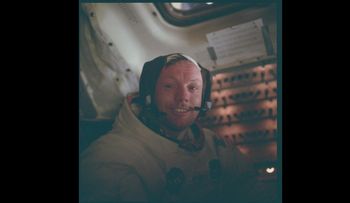 Neil Armstrong detalla los primeros pasos sobre la Luna