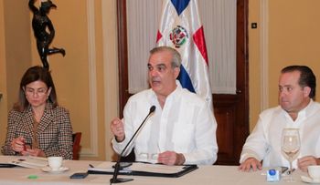 Abinader dispone aportes por RD$12,000 millones para asistir afectados por Melissa