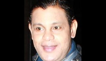Raymond y Miguel se bufean de Sammy Sosa