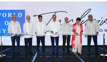 Abinader inaugura hoteles Dreams y Secrets en Miches