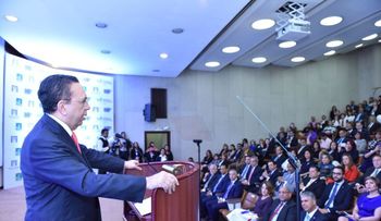 Gobernador Valdez Albizu da a conocer Propuesta de Estrategia Nacional de Educación Económica y Financiera