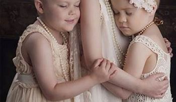 Esta foto de niñas con cáncer se hizo viral en la red. ¡Y aquí están ellas 2 años después!