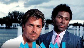 30 años cumple hoy serie "Miami Vice