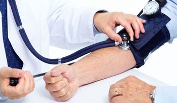 Las consultas médicas regulares ayudan a controlar presión arterial