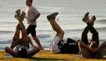 Errores del gimnasio. ¿Por qué ejercitar los abdominales no es buena idea?