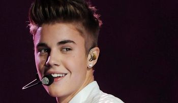 Publican fotos desnudo de cantante Justin Bieber