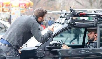 Un accidente casi arruina las vacaciones de Shakira y Gerard Piqué