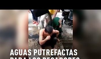 Guácala: Castigan a una pareja con "cubetas de pupú" por tener sexo sin estar casados 