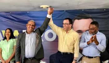 Navarro recibe respaldo de alcalde Cambita, San Cristóbal