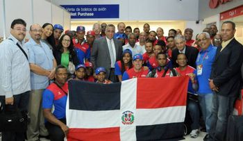Mejía pide honrar la Bandera Dominicana