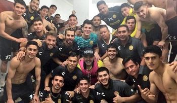 Diego Maradona y su milagro: agarró a su equipo último y lo clasificó a la Liguilla por el ascenso