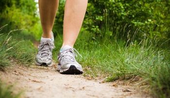 Determinan que caminar es más saludable que hacer ejercicio