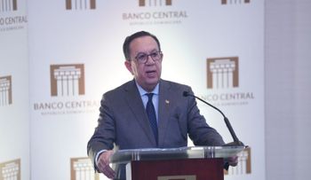 Gobernador Valdez Albizu felicita a los participantes del ?VIII Diplomado de economía y finanzas?