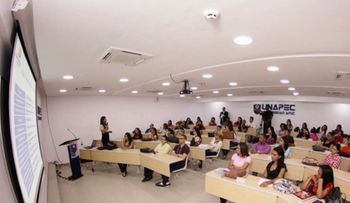 Mitur ofrece charla Turismo de Salud a estudiantes de APEC