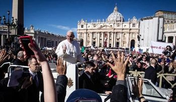 El Papa descarta usar papamóvil para su visita a Brasil 