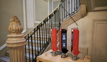 Un grifo de cerveza interactivo y unas gafas inteligentes al servicio del ocio