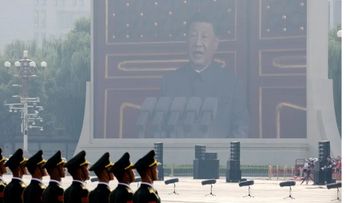 China exhibe poderío militar y advierte de su "avance imparable"