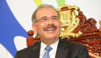 Danilo, quien no puede aspirar más, es el 3er presidente mejor valorado, según revista española