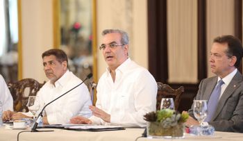 Presidente Abinader encabeza lanzamiento programa "A Comer: Del Campo al Colmado", que abaratará precios de alimentos 