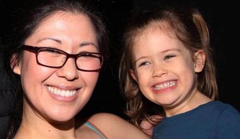  Broadway da pésame a actriz atropellada en NY cuya hija pequeña murió 