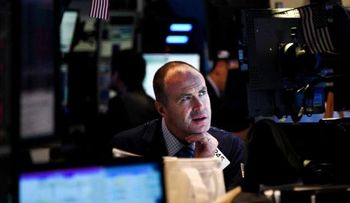 El Dow Jones pierde más de 300 puntos y cierra con una caída del 1,97 %