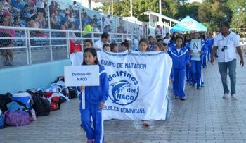Delfines del Naco inauguran torneo de natación internacional