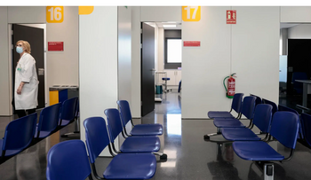 Agresiones a médicos marcan récord con 879 casos en 2025