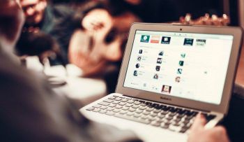 Cómo funciona un hosting, ¡Y porqué debes pasarte al lado â??verdeâ?!