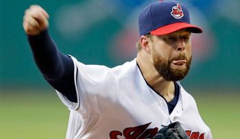 Kluber sigue intratable en la lomita por Cleveland 