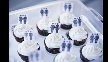Estudio: Todas las mujeres son bisexuales o lesbianas